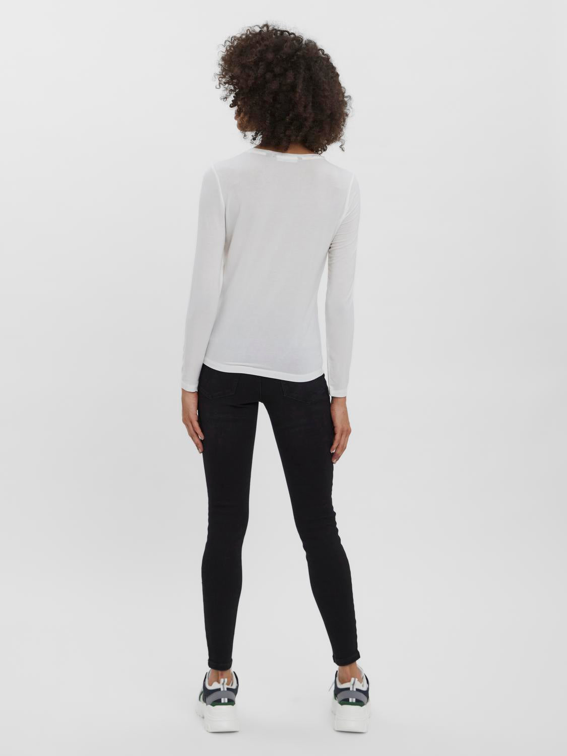 model_shot-back